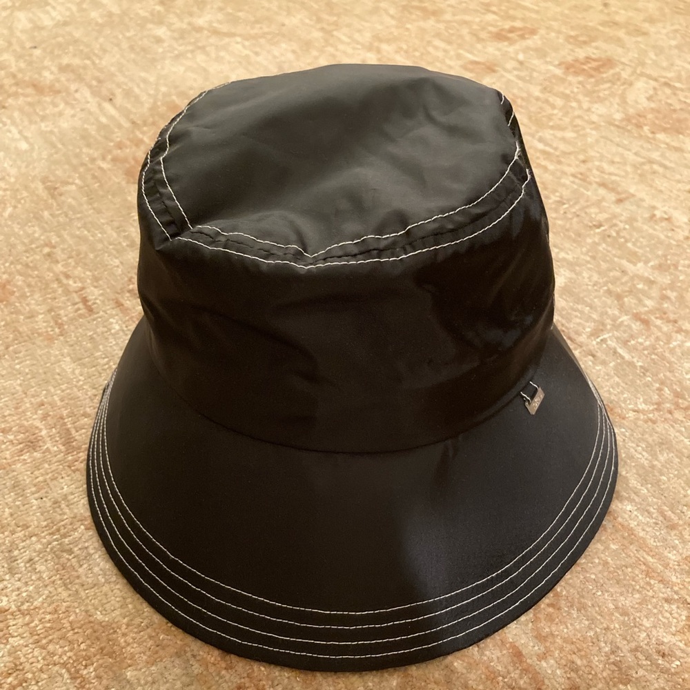 Vintage Totes Water-Resistant Rain Rolls Right Off Bucket Hat One Size